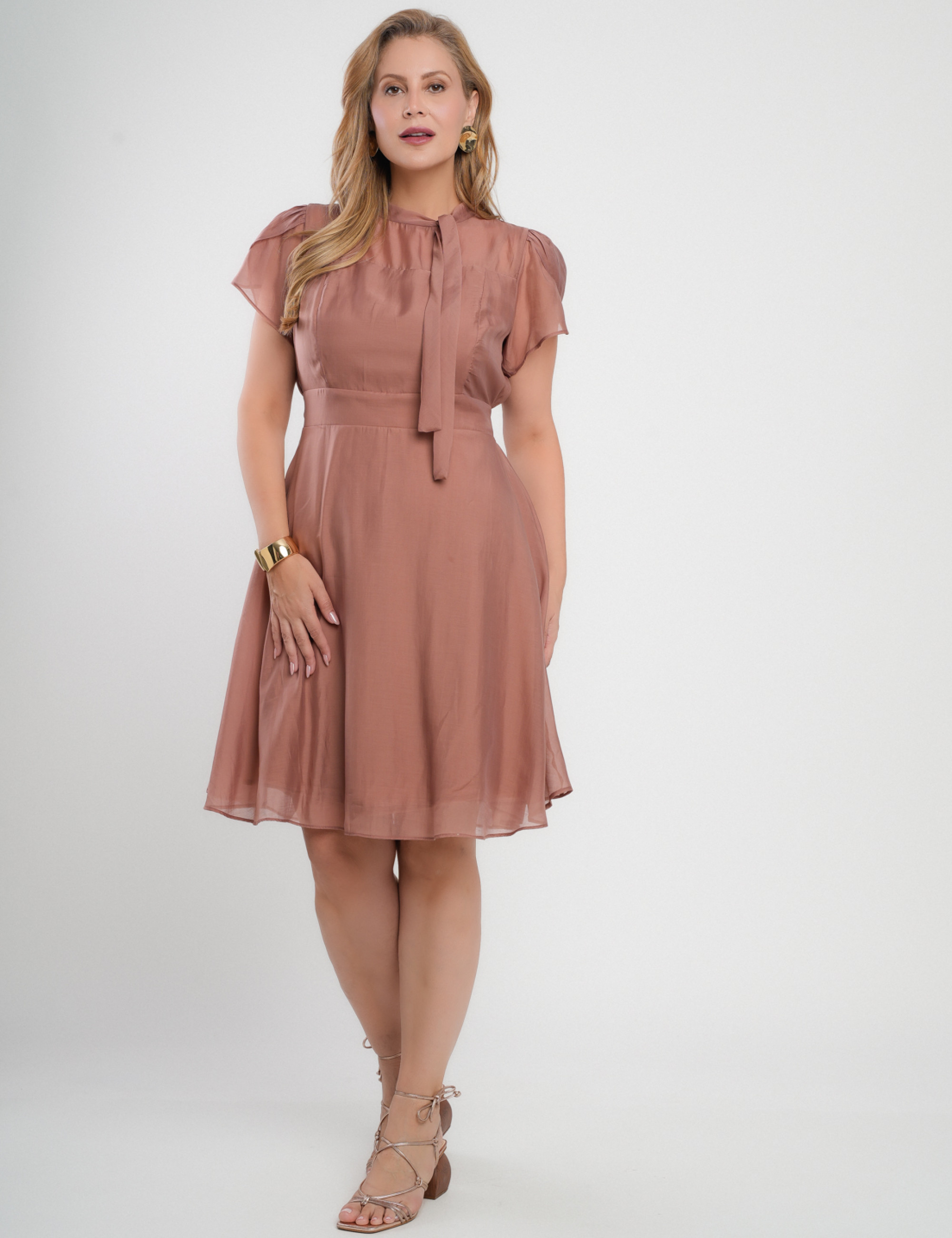 Vestido Midi Liocel Com Gola Amarração Marrom