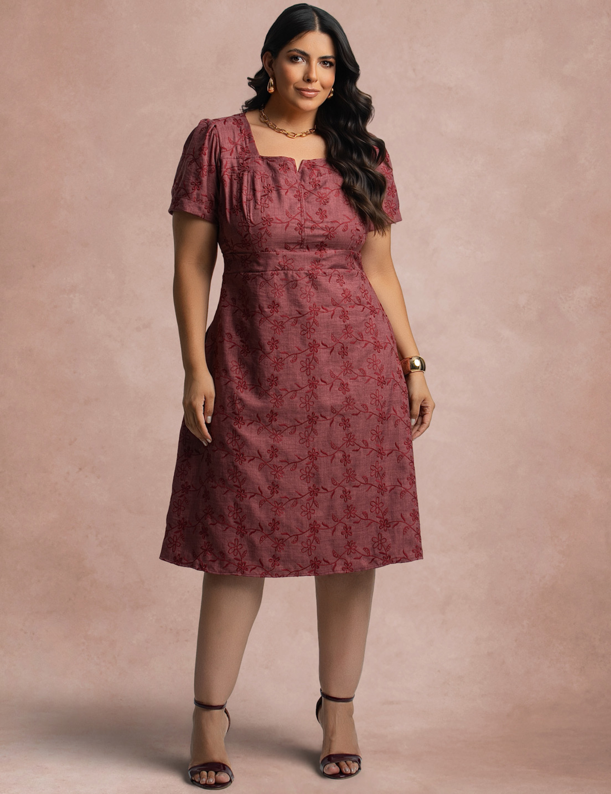 Vestido Midi Com bordado Vinho