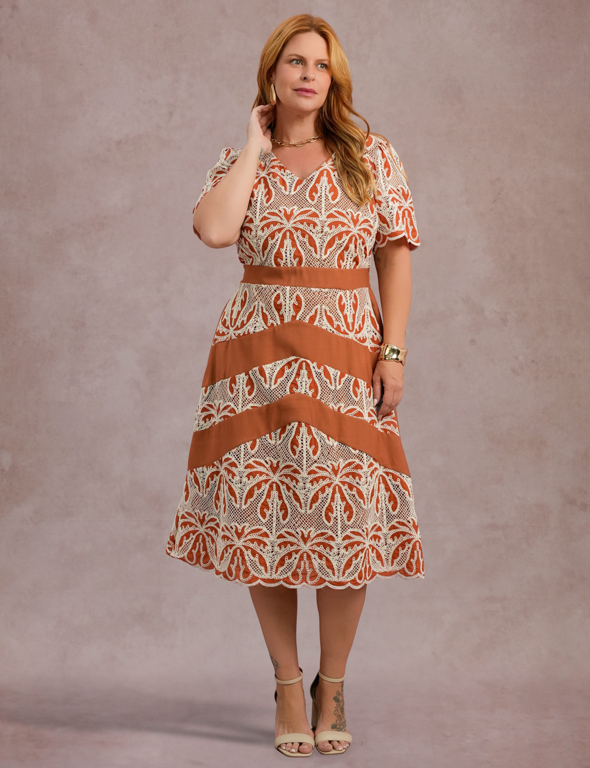 Vestido Midi Com Borbado Marrom 