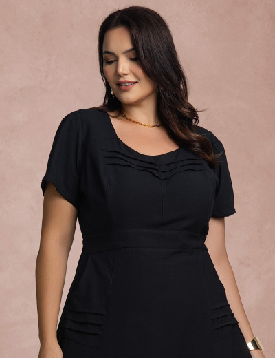Vestido Midi Com Nervuras No Decote Preto