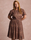 Vestido Midi Estampado Saia Rodada Marrom