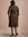 Vestido Midi Estampado Listrado Marrom