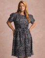 Vestido Midi Estampado Saia Rodada Preto