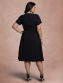 Vestido Midi Com Nervuras No Decote Preto