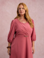 Vestido Midi Com Fivela Na Pala Rosé