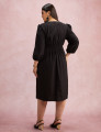 Vestido Midi Botões Metais Na Pala Preto