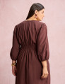 Vestido Midi Botões Metais Na Pala Marrom